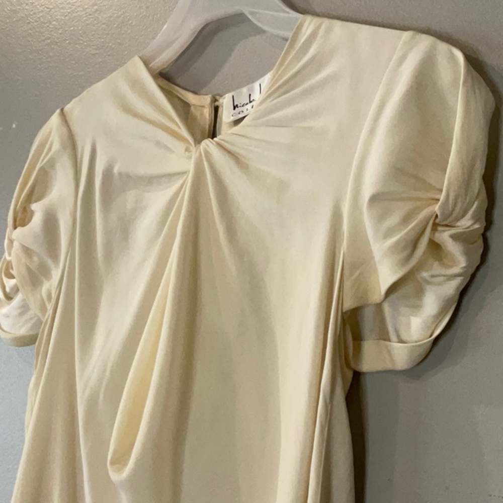 EUC Nicole Miller Collection Cream Women's Silky top - Picture 4 of 7